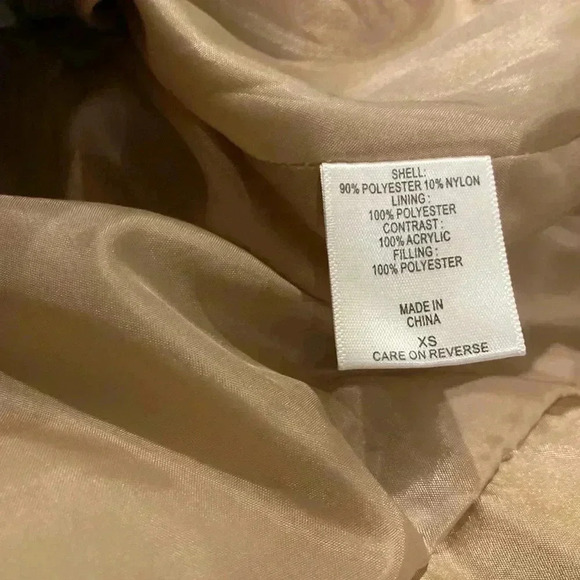 New York & Company Women’s Coat Gold Beige Puffer Jacker Sz. XS Has Belt - Picture 8 of 10
